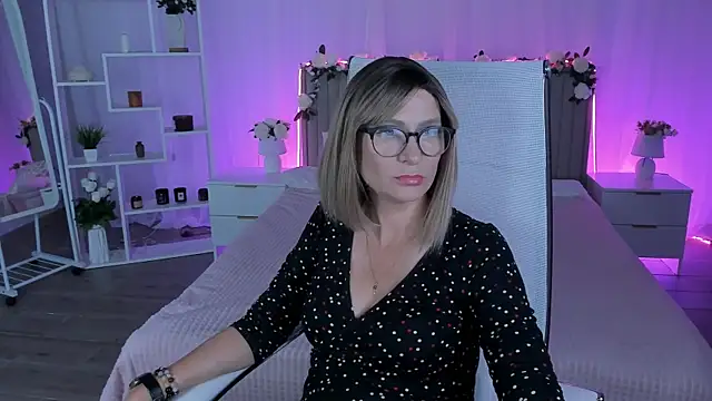 LioraVale online show from July 13, 2026, 1:21 pm