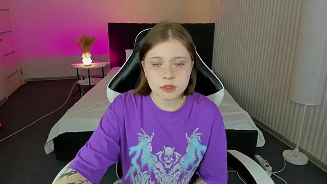 Kylie-Voss online show from July 7, 2026, 2:58 am