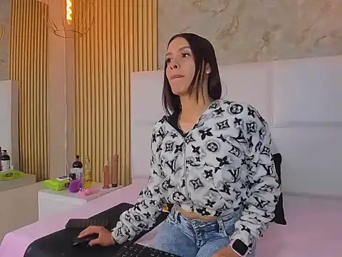 GraceAlexa22 online show from June 29, 2026, 3:45 pm