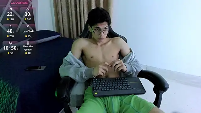 Snapshot of Ithan_Hott chatting on June 19, 2026, 3:45 am Ithan Hott online show from June 19, 2026, 3:45 am