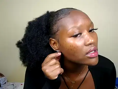 sexyroznnah online show from June 24, 2026, 6:06 pm