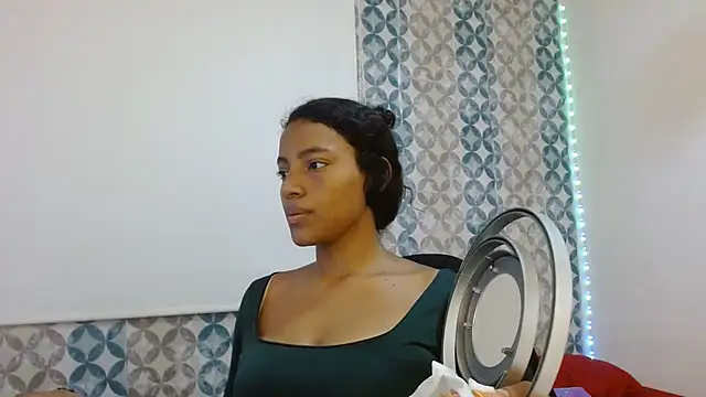 Snapshot of Isabellacarson chatting on July 8, 2026, 5:35 pm Isabellacarson online show from July 8, 2026, 5:35 pm
