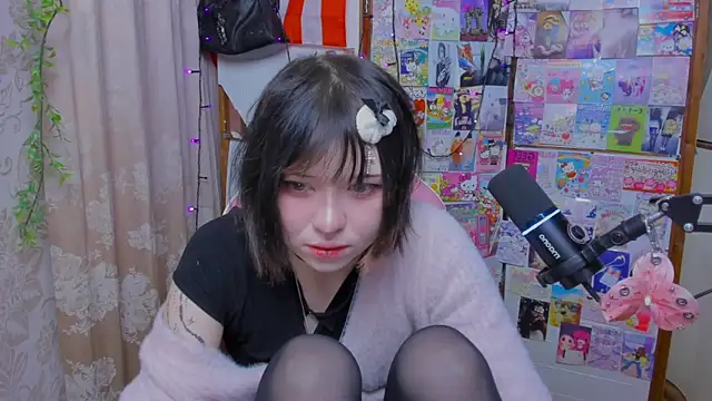 Snapshot of honeycelestia chatting on June 2, 2026, 6:08 pm honeycelestia online show from June 2, 2026, 6:08 pm