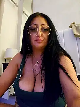 Snapshot of Angeldevlin81 chatting on August 3, 2026, 1:03 am Angeldevlin81 online show from August 3, 2026, 1:03 am