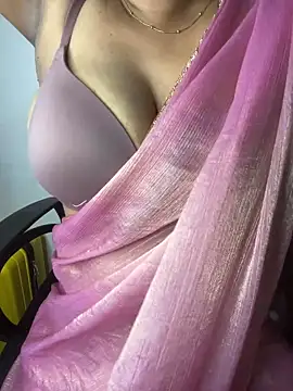 sexyveena online show from June 7, 2026, 2:33 pm