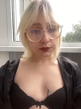 Snapshot of xp_blondie chatting on June 2, 2026, 6:46 am xp blondie online show from June 2, 2026, 6:46 am