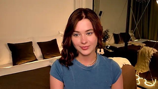 Snapshot of MurielGray chatting on June 7, 2026, 6:07 am MurielGray online show from June 7, 2026, 6:07 am