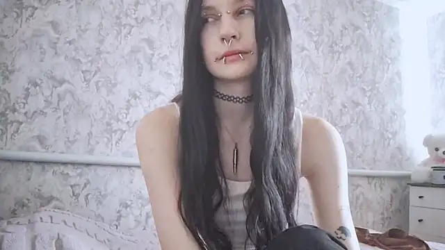 KrissyHiott online show from June 23, 2026, 4:21 am