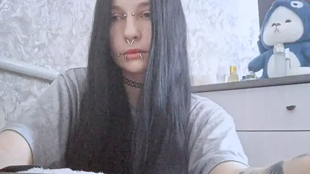 KrissyHiott online show from June 16, 2026, 4:23 am