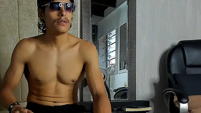 Snapshot of tommyhot7 chatting on July 16, 2026, 11:02 pm tommyhot7 online show from July 16, 2026, 11:02 pm