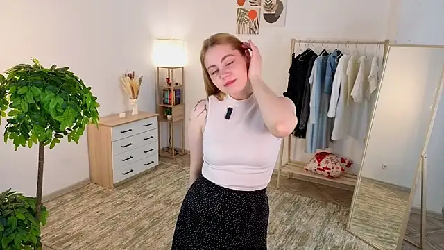 CristyHibbits online show from June 2, 2026, 1:05 am