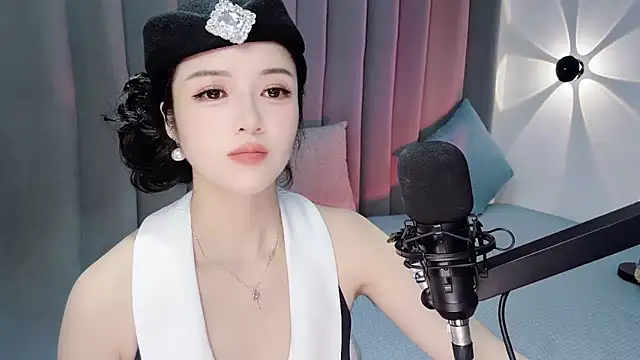 Momo-Wow online show from July 7, 2026, 6:47 am