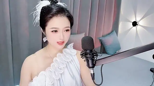 Momo-Wow online show from July 11, 2026, 6:03 am