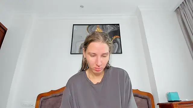 Snapshot of SofiClimbing chatting on December 5, 2025, 2:43 am SofiClimbing online show from December 5, 2025, 2:43 am