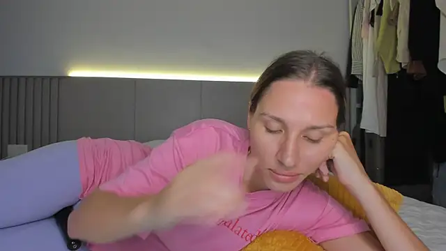 SofiClimbing online show from April 11, 2026, 8:29 am