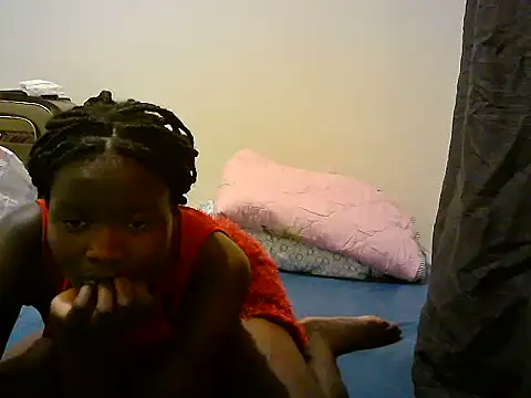 BerryJulie online show from June 4, 2026, 4:22 pm