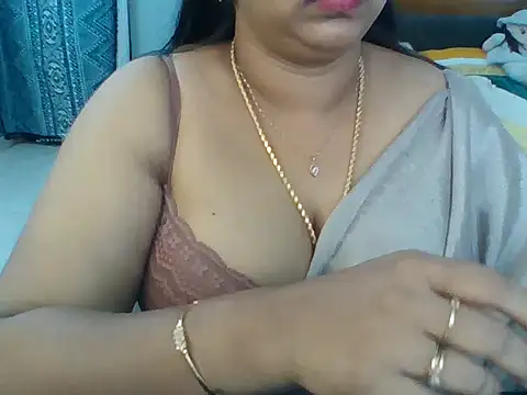 Snapshot of Tamil_hot_Meenu chatting on June 18, 2026, 4:33 am Tamil hot Meenu online show from June 18, 2026, 4:33 am