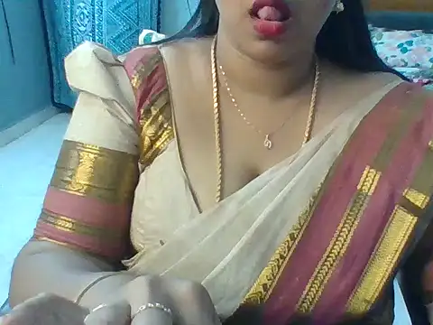 Snapshot of Tamil_hot_Meenu chatting on June 26, 2026, 4:24 pm Tamil hot Meenu online show from June 26, 2026, 4:24 pm