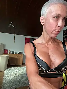 GymQueenCarmen online show from July 18, 2026, 6:44 am