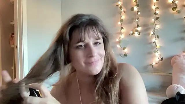 maddiliz online show from November 22, 2025, 9:57 pm