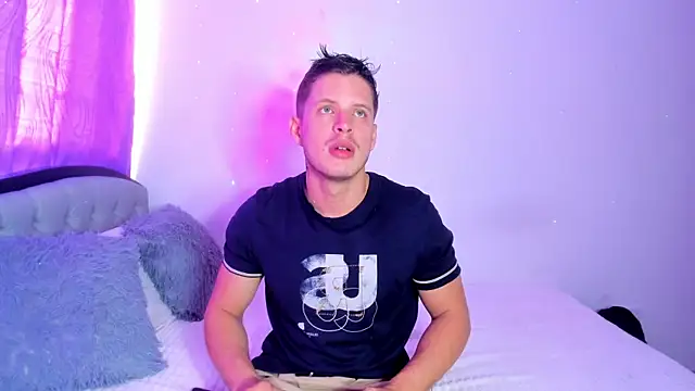 johnycooper08 online show from July 8, 2026, 12:50 pm