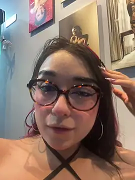 Snapshot of Start_xmoonx chatting on July 17, 2026, 3:37 am Start xmoonx online show from July 17, 2026, 3:37 am