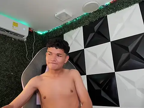 davexxx  online show from July 5, 2026, 4:19 am