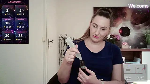 Snapshot of Yevgeshka-Milashka chatting on March 9, 2025, 5:49 pm Yevgeshka-Milashka online show from March 9, 2025, 5:49 pm