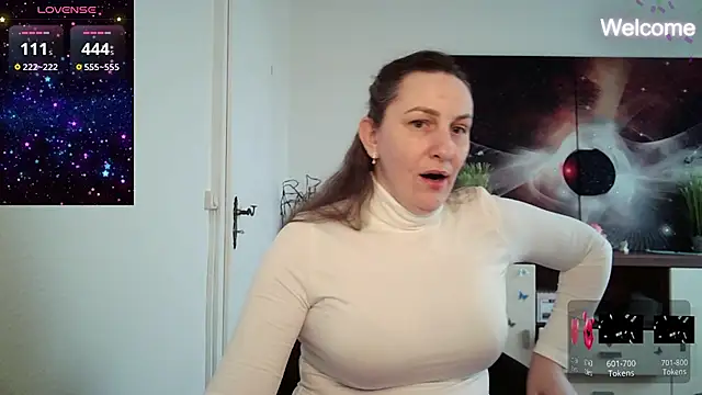 Snapshot of Yevgeshka-Milashka chatting on March 1, 2025, 7:41 am Yevgeshka-Milashka online show from March 1, 2025, 7:41 am