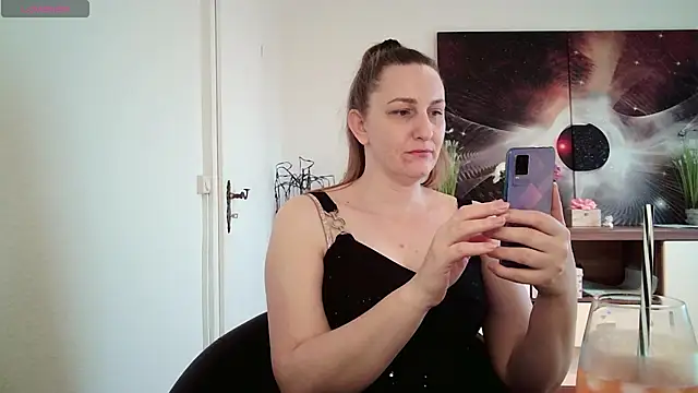 Snapshot of Yevgeshka-Milashka chatting on March 8, 2025, 4:28 pm Yevgeshka-Milashka online show from March 8, 2025, 4:28 pm