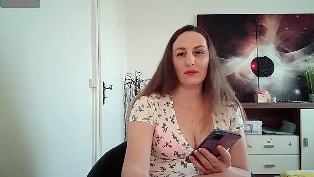 Snapshot of Yevgeshka-Milashka chatting on March 7, 2025, 7:08 am Yevgeshka-Milashka online show from March 7, 2025, 7:08 am