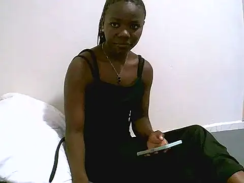 QueenSar online show from June 7, 2026, 9:14 am