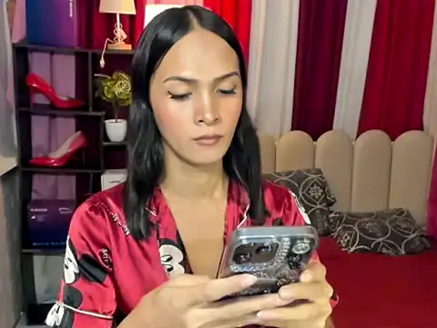 Snapshot of XxBeautyxX chatting on June 15, 2026, 7:41 am XxBeautyxX online show from June 15, 2026, 7:41 am