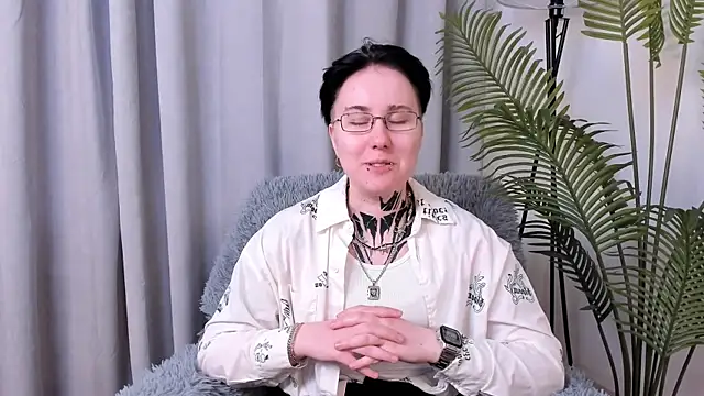 LeonOsbey online show from June 3, 2026, 2:18 pm