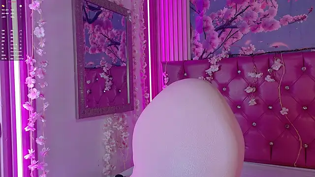  Angelasweet online show from June 3, 2026, 4:44 pm