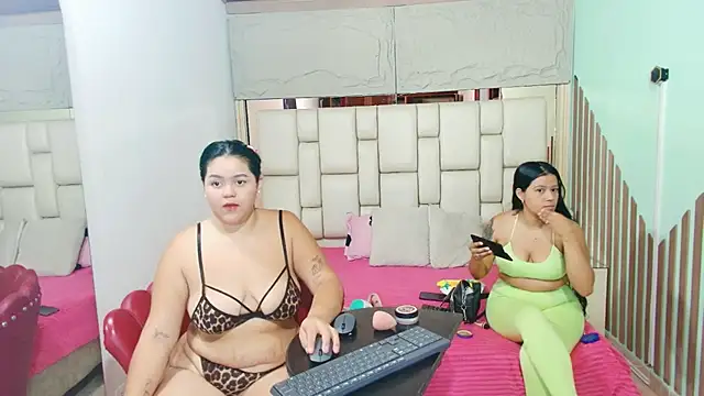 Snapshot of KatANDfer chatting on July 21, 2026, 12:39 pm KatANDfer online show from July 21, 2026, 12:39 pm