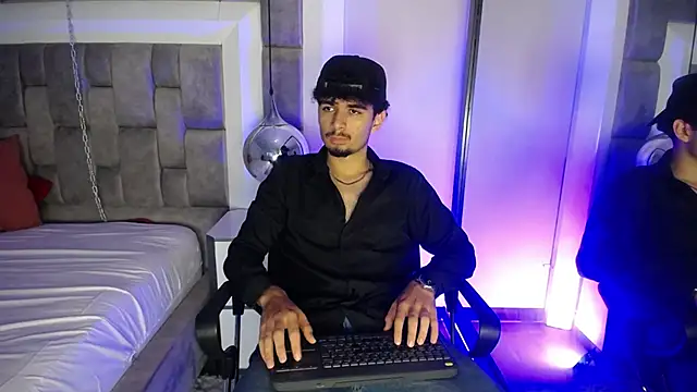 LucasThomson  online show from June 23, 2026, 4:10 am