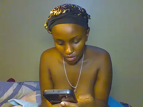 Snapshot of Sexie_bobbies chatting on June 25, 2026, 8:14 pm Sexie bobbies online show from June 25, 2026, 8:14 pm