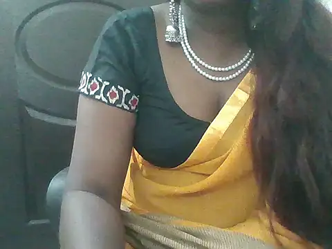 Snapshot of tamil-priyaaa chatting on June 17, 2026, 4:39 pm tamil-priyaaa online show from June 17, 2026, 4:39 pm