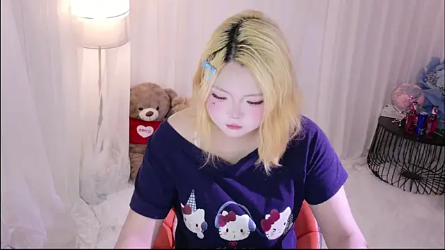 Snapshot of YaMi-11 chatting on June 13, 2026, 7:06 am YaMi-11 online show from June 13, 2026, 7:06 am