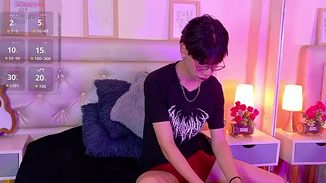 Kim Adrien online show from June 4, 2026, 3:33 am