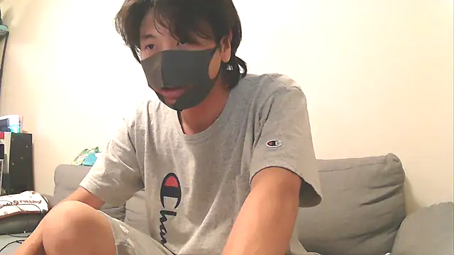 Snapshot of Natsu_x_ chatting on August 4, 2026, 2:32 pm Natsu x online show from August 4, 2026, 2:32 pm