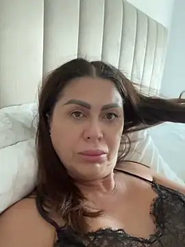 Evelyn Anya online show from June 11, 2026, 4:09 am