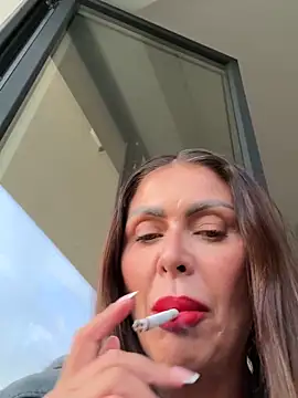 Evelyn Anya online show from June 12, 2026, 5:43 pm