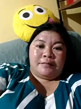 Snapshot of sweetchubbypinayx chatting on June 11, 2026, 9:50 am sweetchubbypinayx online show from June 11, 2026, 9:50 am