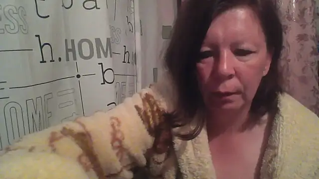 Snapshot of Schastlivaya43 chatting on June 18, 2026, 4:00 am Schastlivaya43 online show from June 18, 2026, 4:00 am