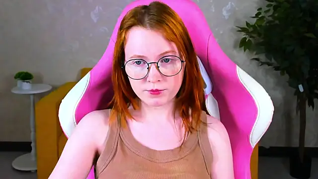 ari-kittyy online show from June 17, 2026, 4:12 am