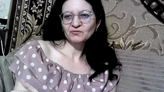 Snapshot of Dear_Annet chatting on June 9, 2026, 8:32 pm Dear Annet online show from June 9, 2026, 8:32 pm
