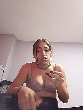 Chloe Belll online show from July 9, 2026, 7:57 pm