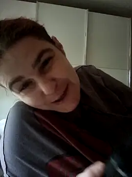 Snapshot of GoldenWifee chatting on June 9, 2026, 5:52 am GoldenWifee online show from June 9, 2026, 5:52 am